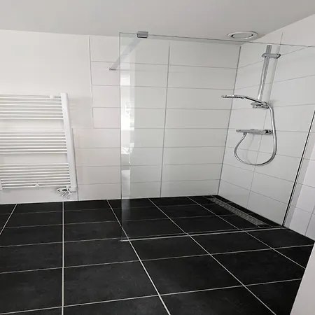 Near The Waterfront, Cleaning Included Simonshaven